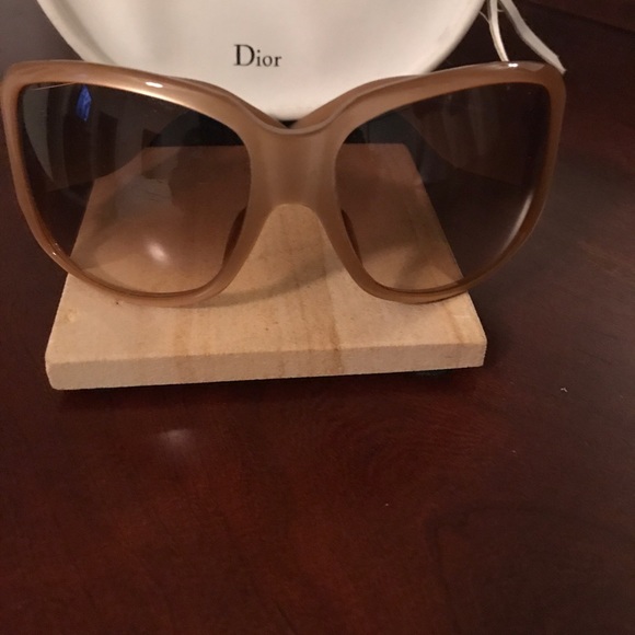 Christian Dior Accessories - ‼️Authentic-Christian Dior Boudior Sunglasses‼️